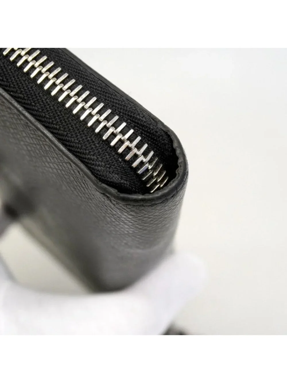 Louis Vuitton Wallet Taiga Zippy Vertical Ardoise